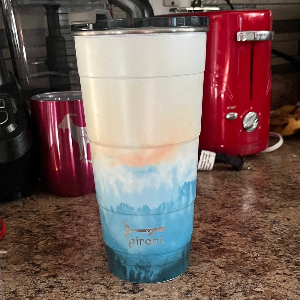 Brand New 26 Oz Pirani Insulated Tumbler
